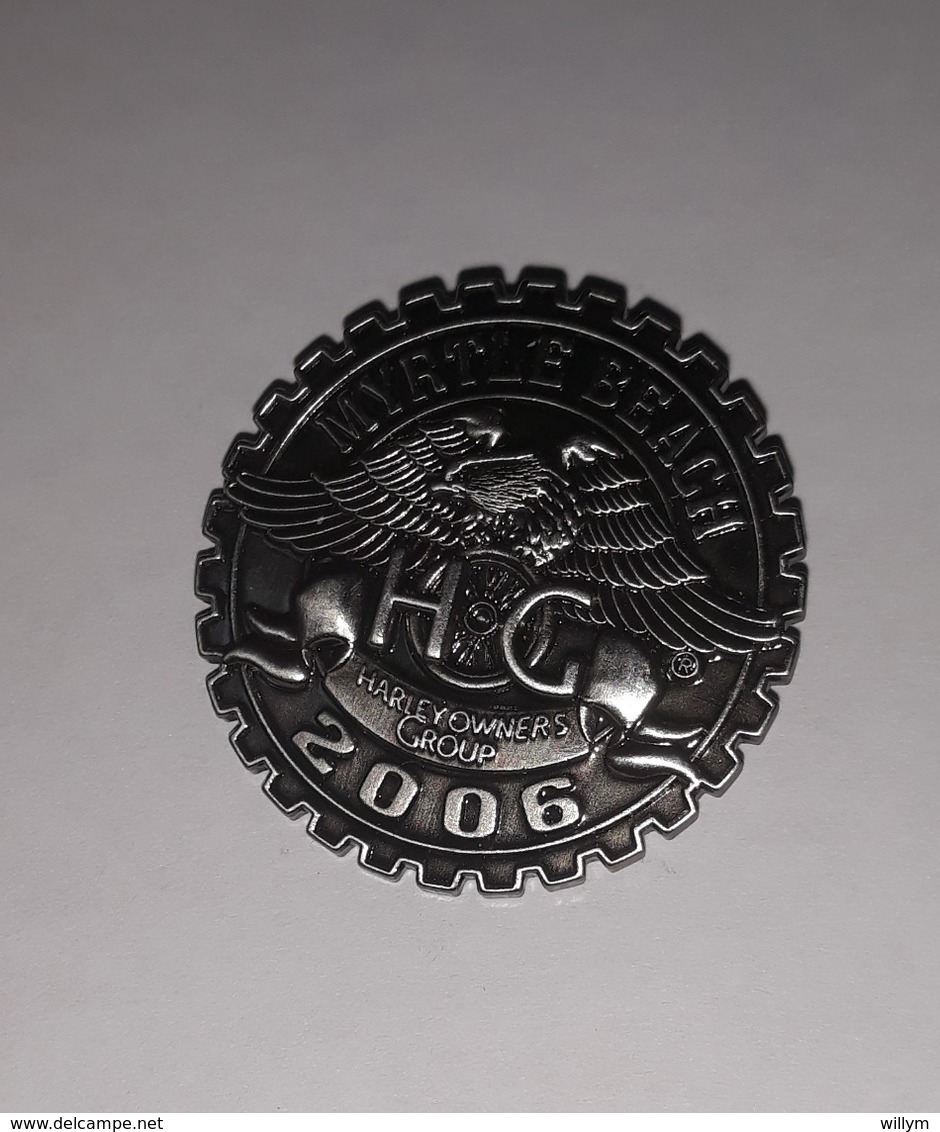 Pin's Harley Davidson / Myrtle Beach HOG 2006 (double Attache) Diamètre: 3,9 Cm - Motos