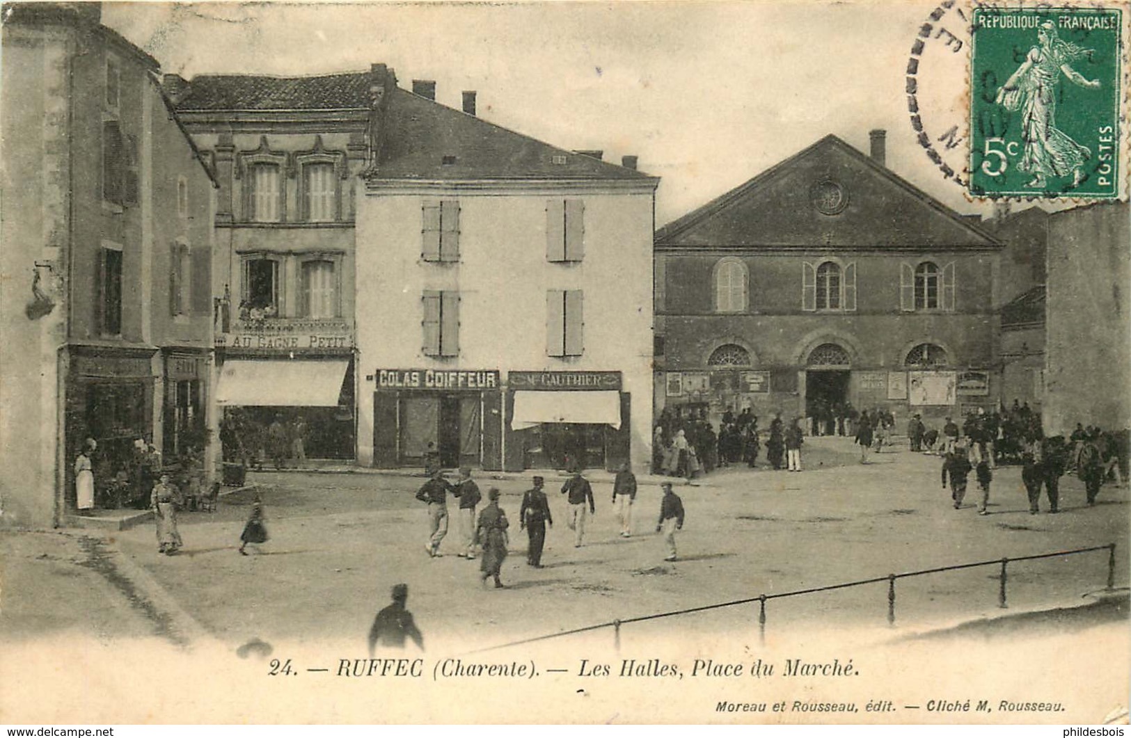 CHARENTE  RUFFEC  Les Halles Place Du Marché - Ruffec
