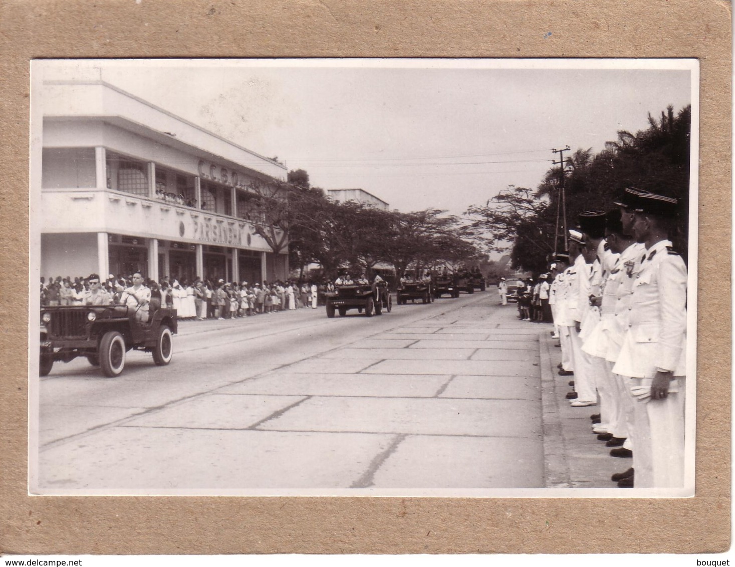 CONGO - POINTE NOIRE - PHOTO STUDIO PLANTIER - LEGION ETRANGERE , JEEP HOTCHKISS ?? - DEFILE MILITAIRE , C.C.B.O. - Pointe-Noire