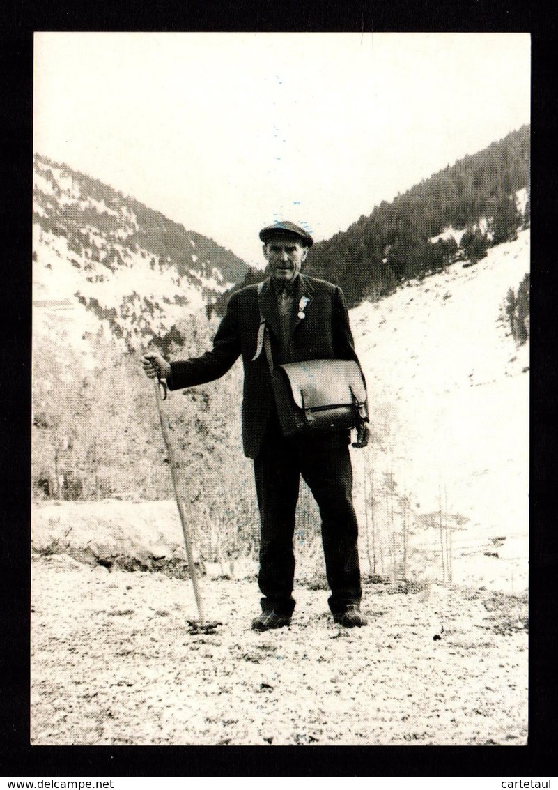 ANDORRE ANDORRA Miquel CANARO Facteur à Andorre Dans Les Années 1960 Edition Du Musée Postal D'après Archives Familiales - Andorra