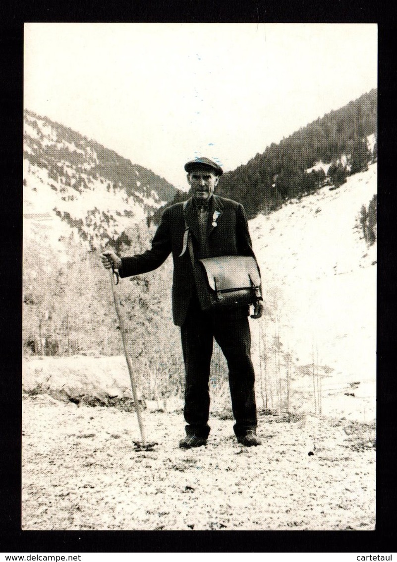 ANDORRE ANDORRA Miquel CANARO Facteur à Andorre Dans Les Années 1960 Edition Du Musée Postal D'après Archives Familiales - Andorre