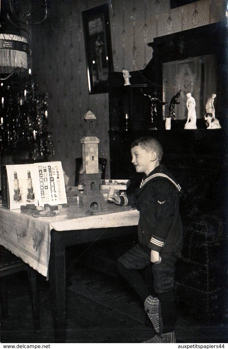 Carte Photo Originale Jouets & Cadeaux De Noël Vers 1915 - Tour De Chevaliers & Notice - Jeu De Construction Ancien Bois - Objets