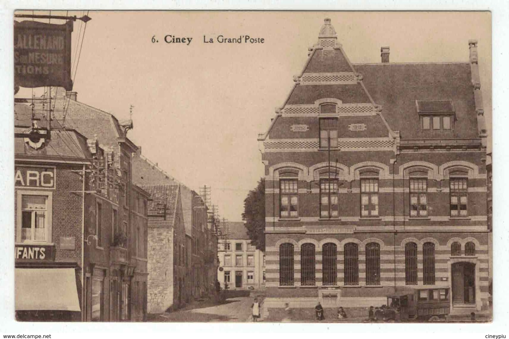 Ciney - La Grand'Rue - Coin Du Magasin "Jeanne D'Arc", Véhicule... - Ciney