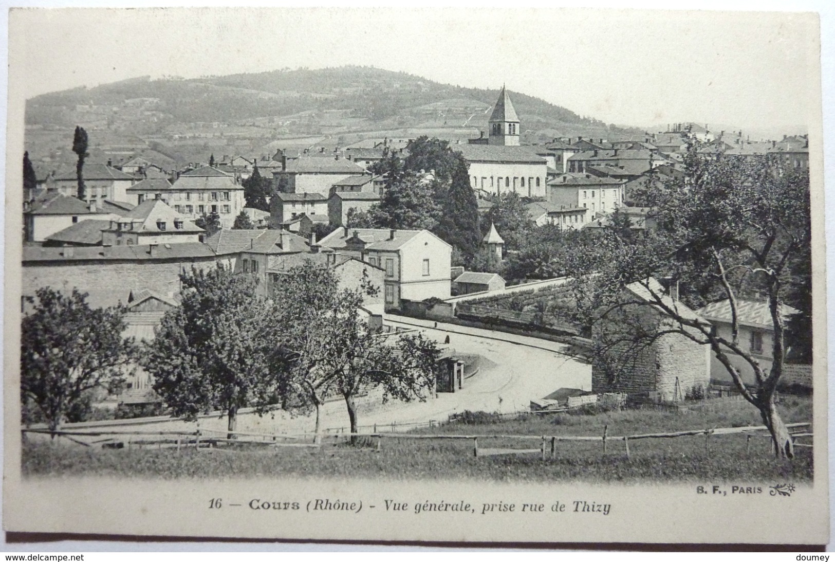 VUE GÉNÉRALE , PRISE RUE DE THIZY - COURS - Cours-la-Ville