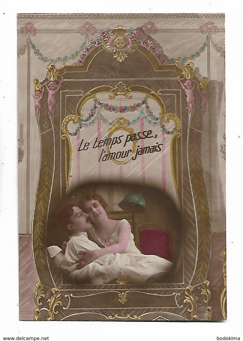 Fantaisie -  " Le  Temps Passe, L,amour  Jamais "   - Couple Embrasse - Belle Cadre - Koppels