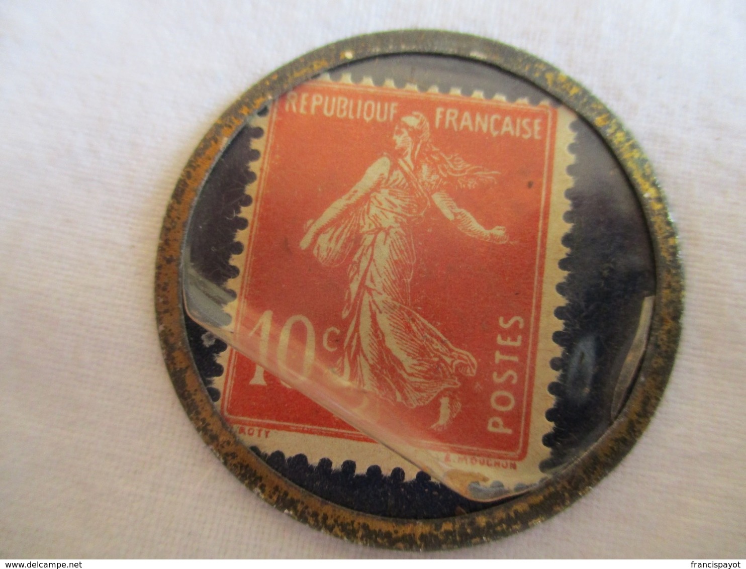 Monnaie De Nécessité: Monnaie-timbre Conserves De Poissons Colin Gargantua Lorient 10 Centimes (rare) - Monétaires / De Nécessité