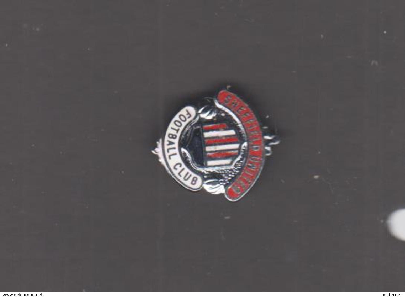 SHEFFIELD UTD FC -ARMS TYPE   METAL  BADGE ,FINE CONDITION, OVER 50 YEARS OLD - Football