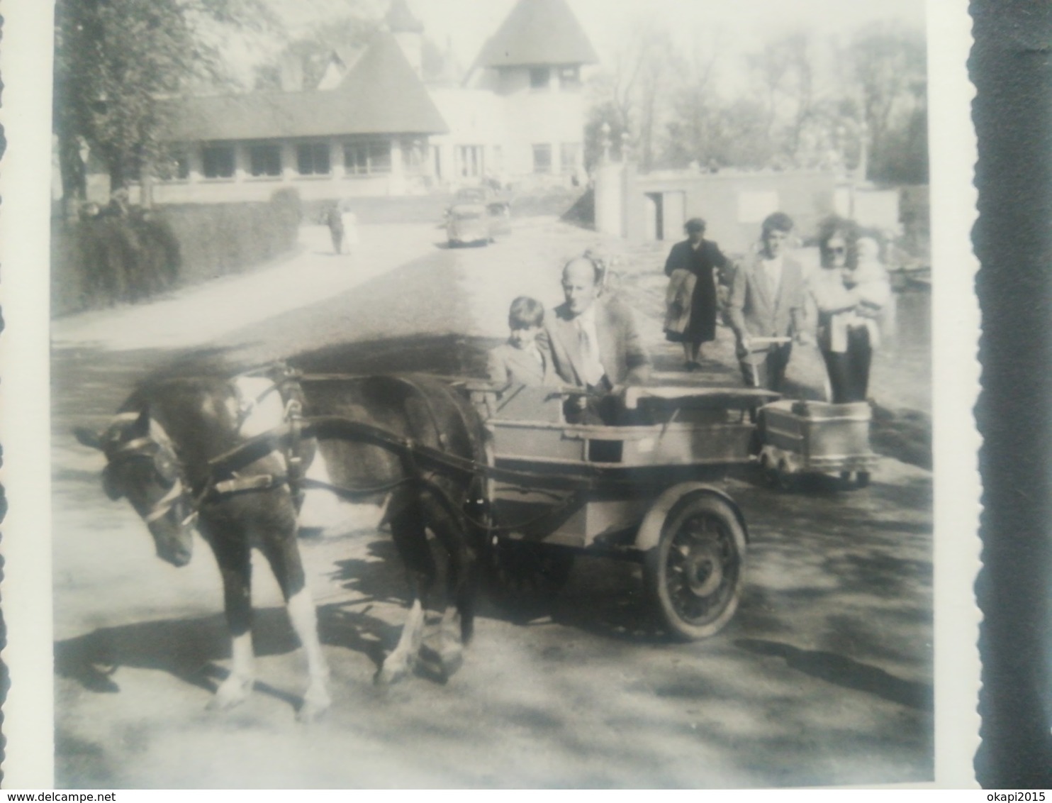 ANDERLECHT LA ROUE PARC D ANDERLECHT LOT 200  PHOTOS ORIGINALES NOIR-BLANC CENTRÉES SUR LES PERSONNES