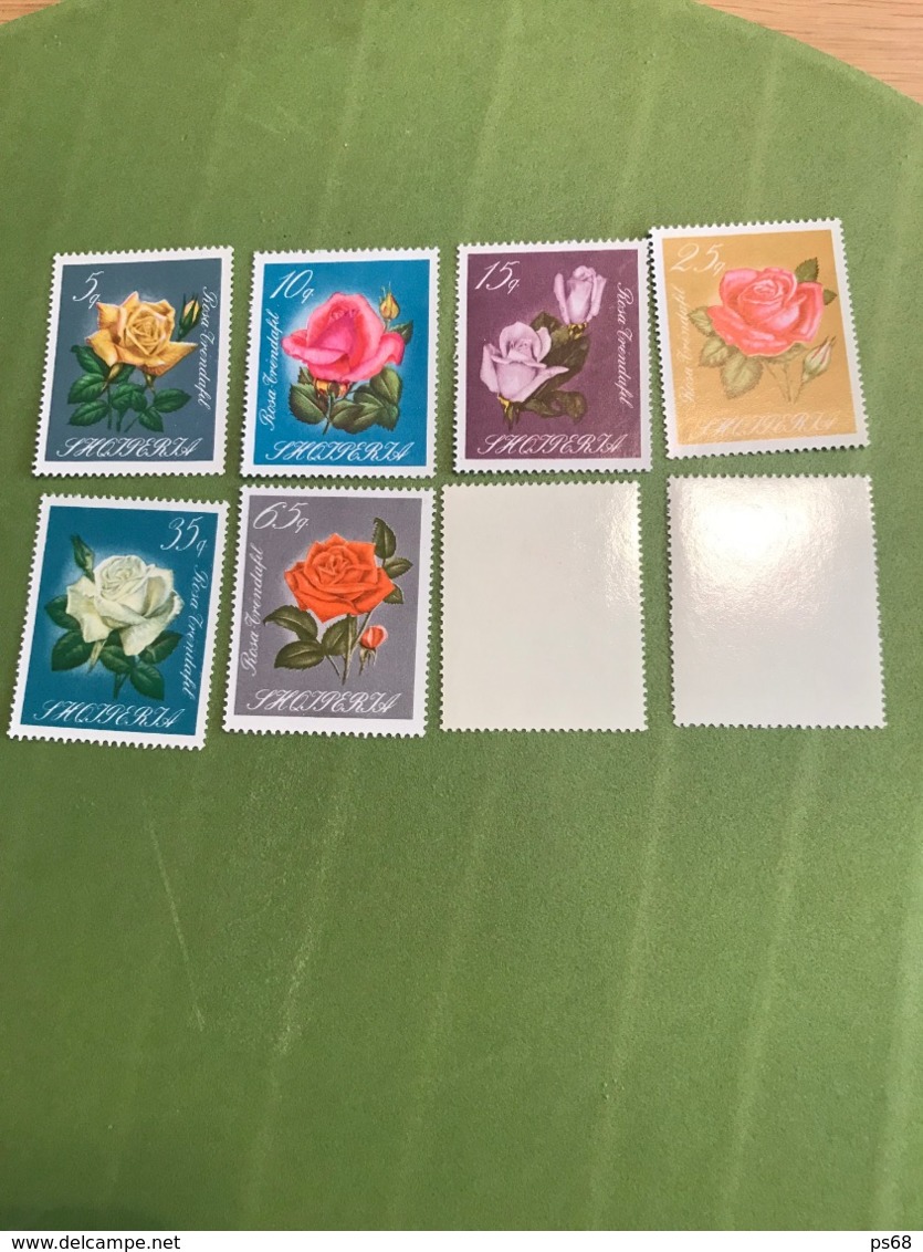 Collection De 120 Timbres D’Albanie Albania Cote 700 Eur - Collections (without Album)