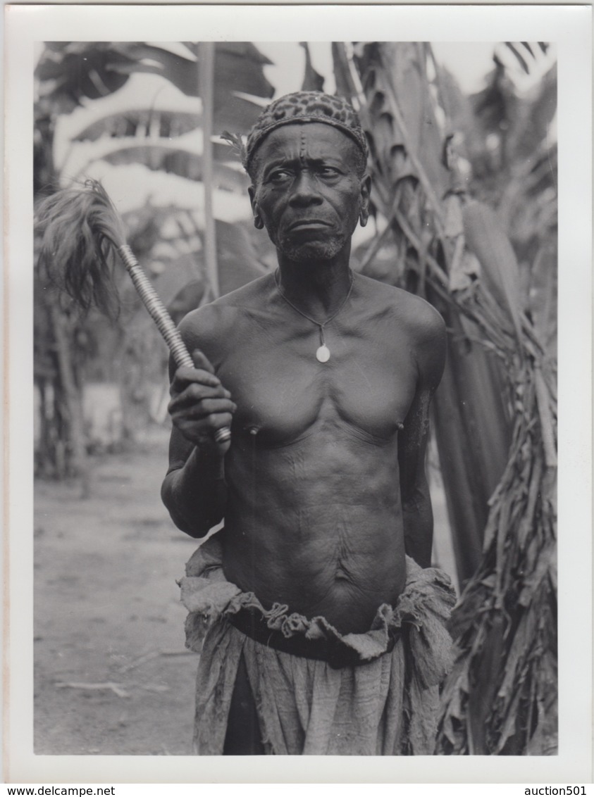 28744g CONGO BELGE - LIBENGE-GEMENA - NOTABLE BWAKA - Photo De Presse - Ethnographique - H. Goldstein - 24x18c - Afrika