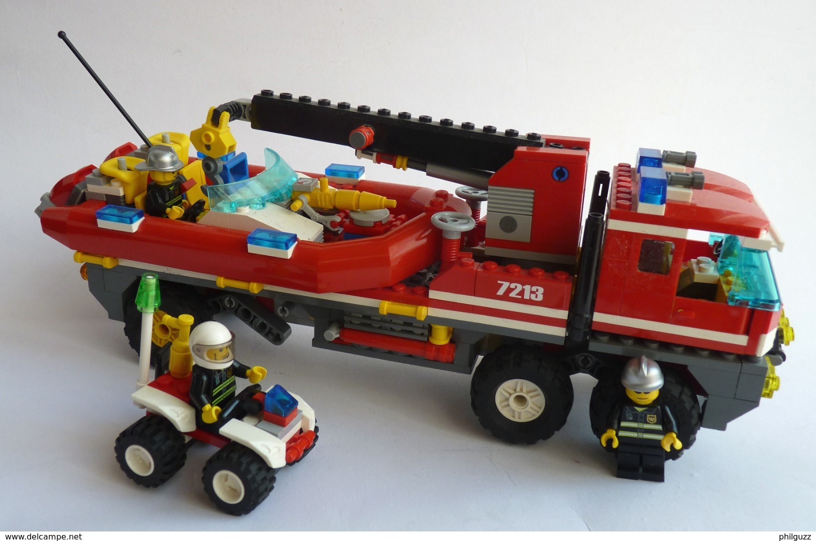 FIGURINE CAMION DE POMPIER Tout-terrain Et Le Bateau Des Pompiers Avec Quad - LEGO 7213 (2) Légo - Lego System