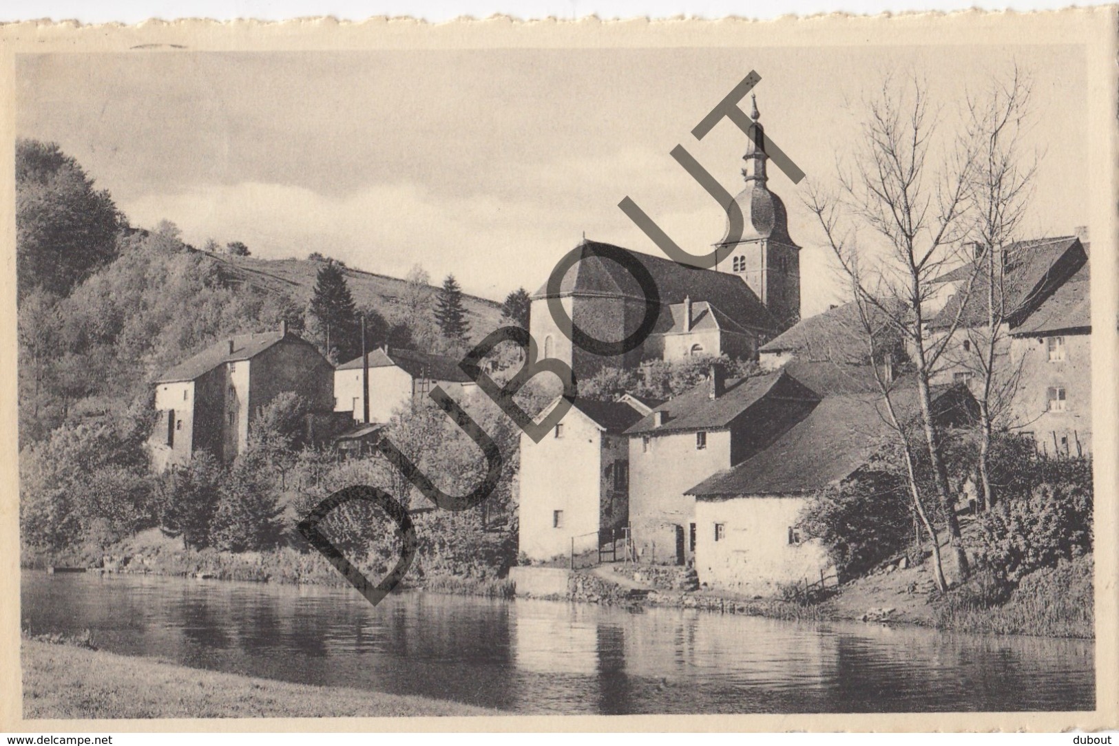 Postkaart/ Carte Postale - CHASSEPIERRE - L'Eglise Et La Semois   (O882) - Chassepierre