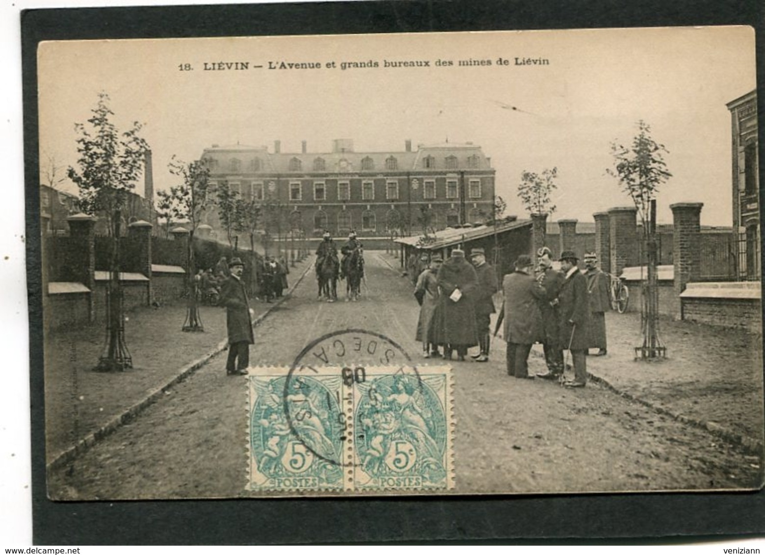 CPA - LIEVIN - L'Avenue Et Grands Bureaux Des Mines De Liévin, Très Animé - Lievin