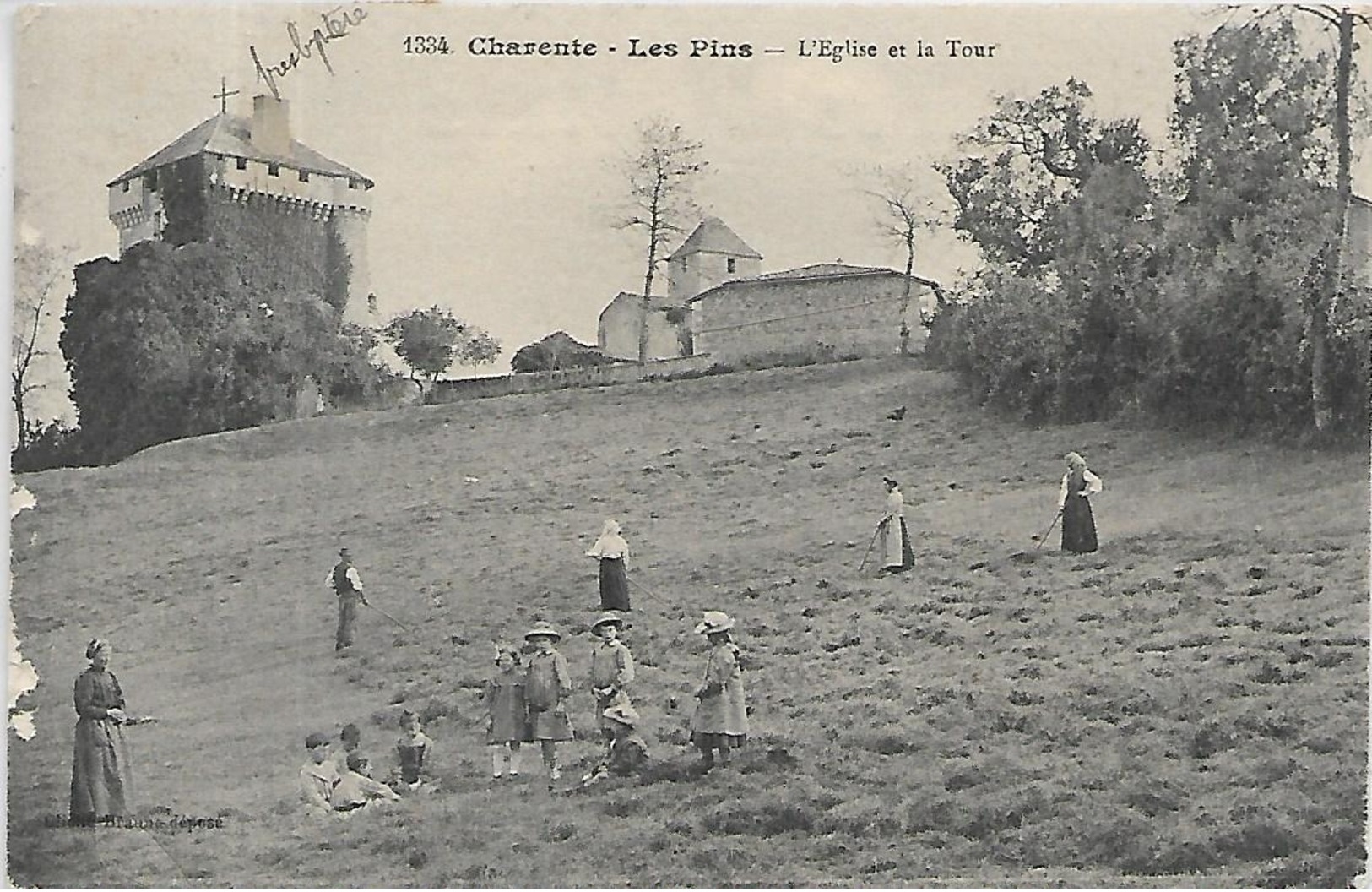 16, Charente, LES PINS, L'Eglise Et La Tour, Scan Recto Verso - Autres & Non Classés