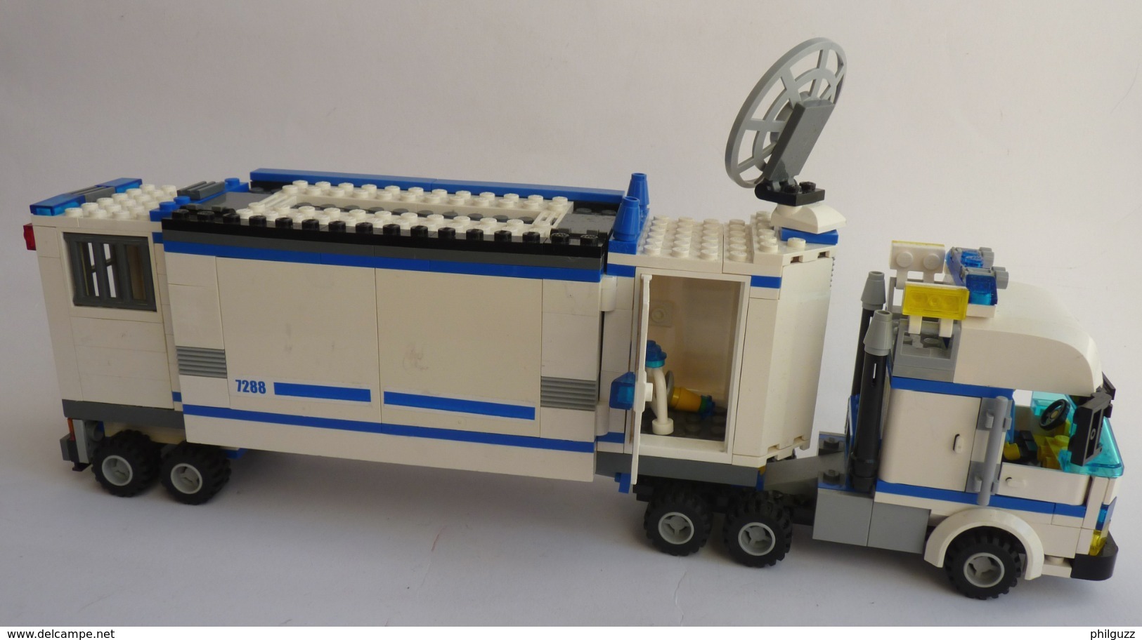 FIGURINE LEGO CITY 7288 CAMION UNITE DE POLICE + VOITURE DE VOLEUR + MOTO Légo - Lego System