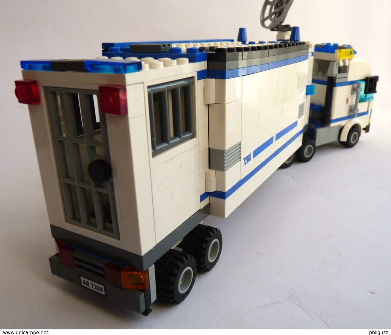 FIGURINE LEGO CITY 7288 CAMION UNITE DE POLICE + VOITURE DE VOLEUR + MOTO légo