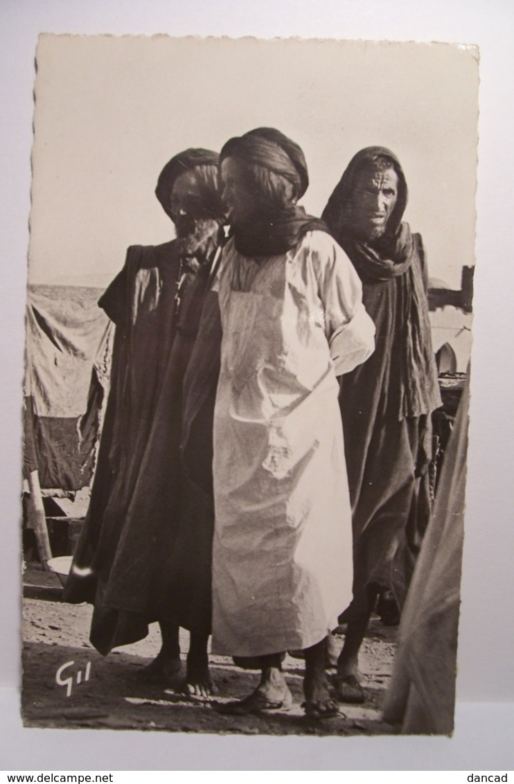 MAURITANIE   - Vieux  Maures  - ( Pas De Reflet Sur L'original ) - Mauritanie