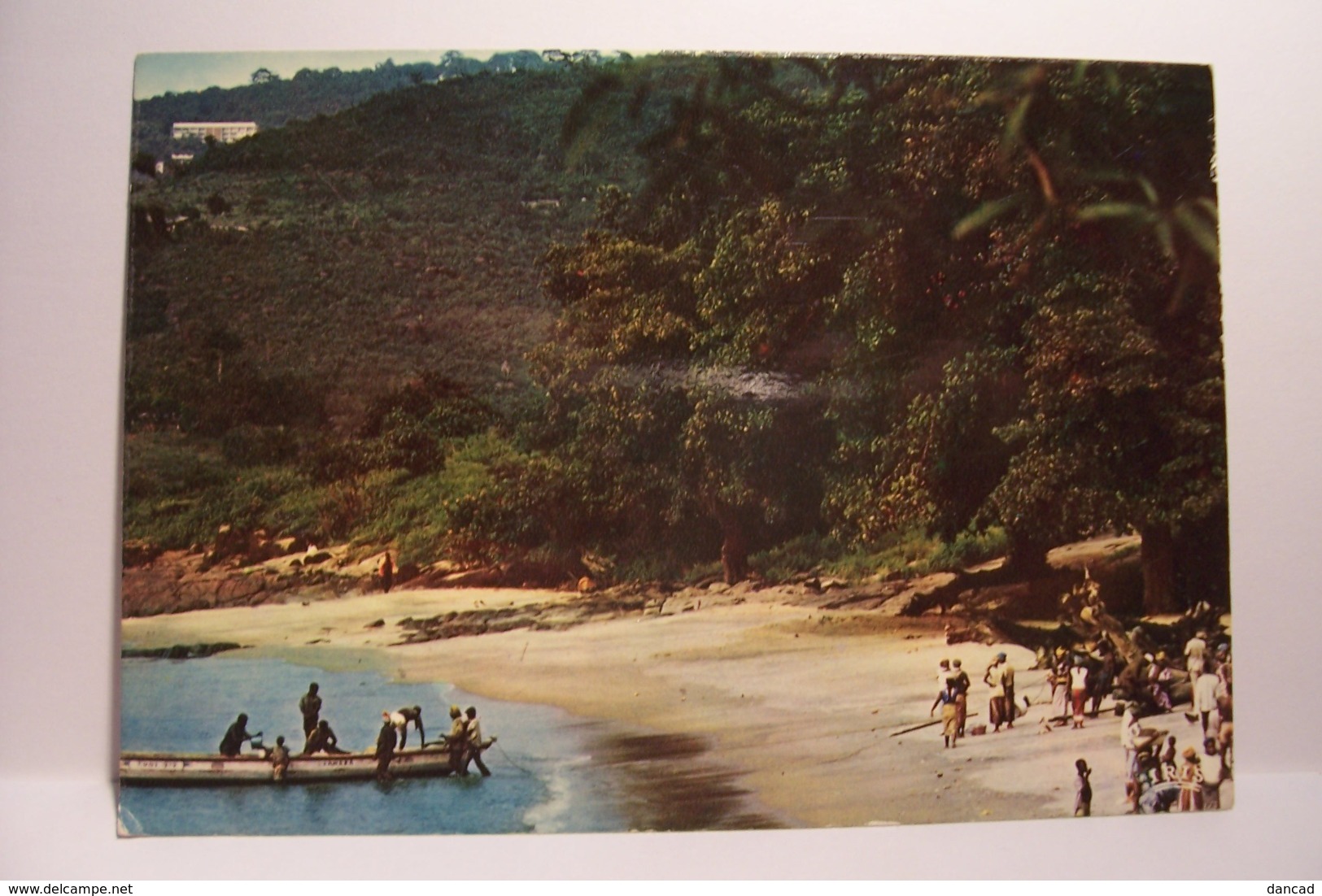SIERRA LEONE   - Beach  Scene   - ( Pas De Reflet Sur L'original ) - Sierra Leone