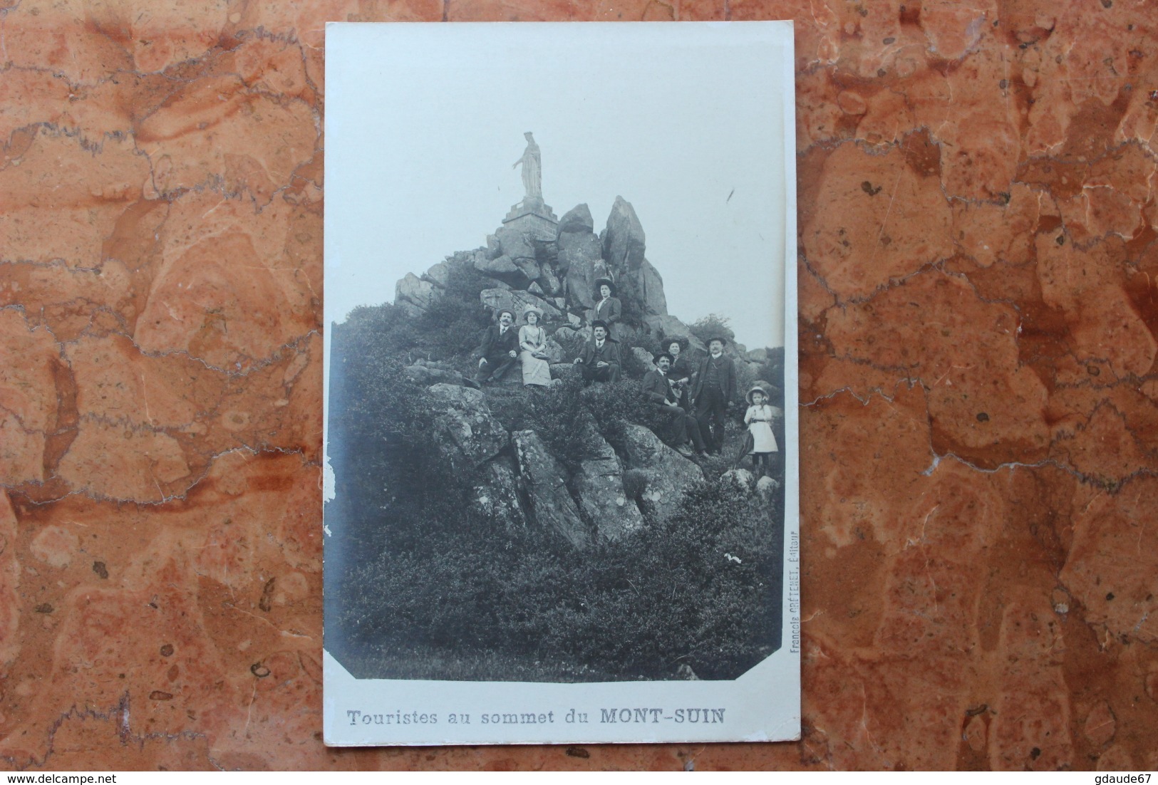 TOURISTES AU SOMMET DU MONT SUIN (71) - CARTE PHOTO - Autres & Non Classés