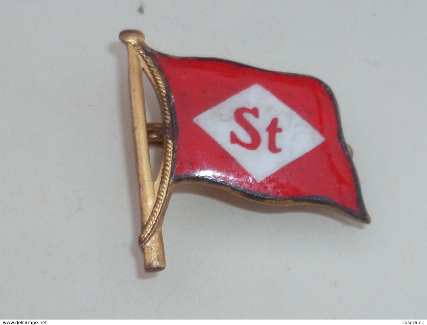 BROCHE DRAPEAU ST - Autres & Non Classés