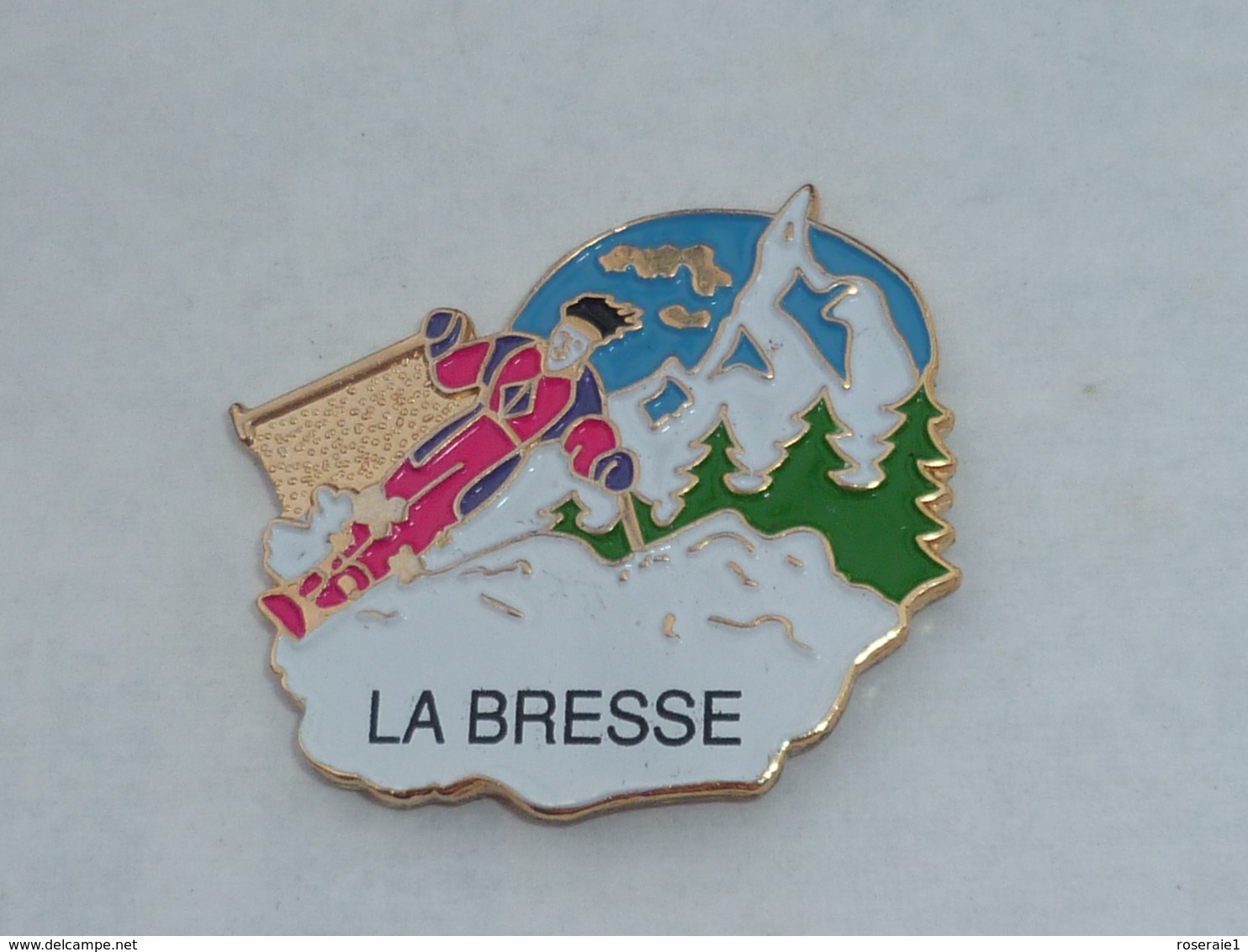 Pin's SKIEUR A LA BRESSE - Sports D'hiver