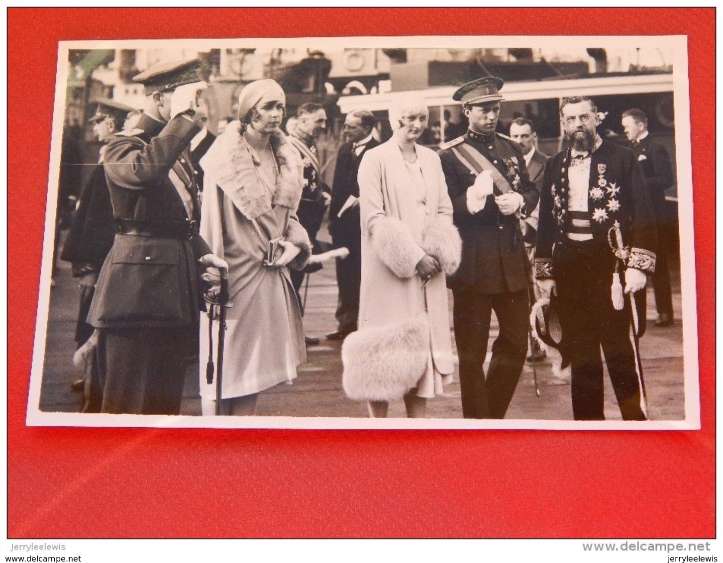 Reine Astrid,Léopold III , Princesse Marie-José, Le Prince Charles - Départ à Anvers Du Roi Et De La Reine Pour Le Congo - Familles Royales