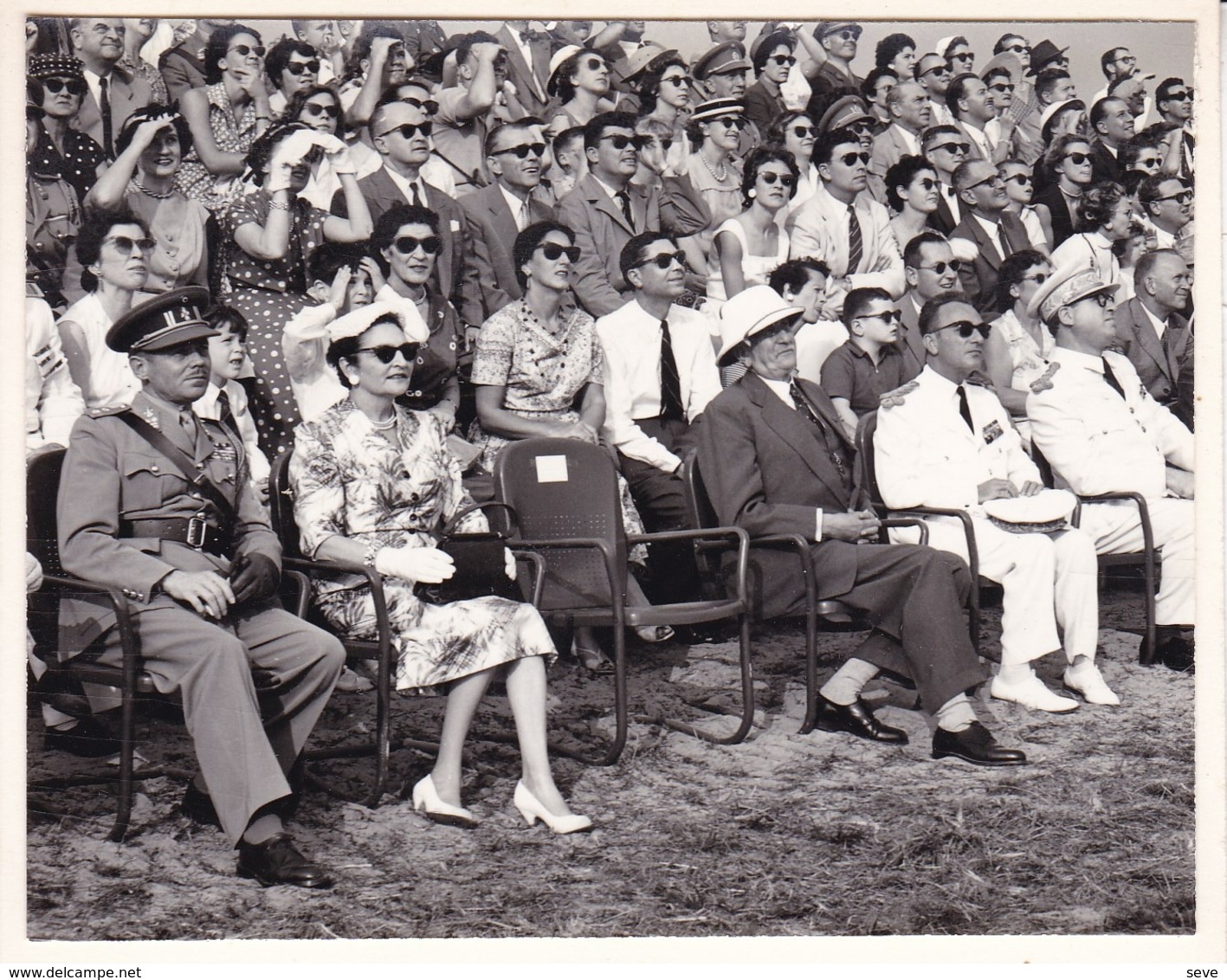 CONGO ELISABETHVILLE Fête Nationale 20  Juillet 1956  Les Autorités Belges Photo Amateur Format Environ 7, 5 Cm X 5,5 Cm - Afrique