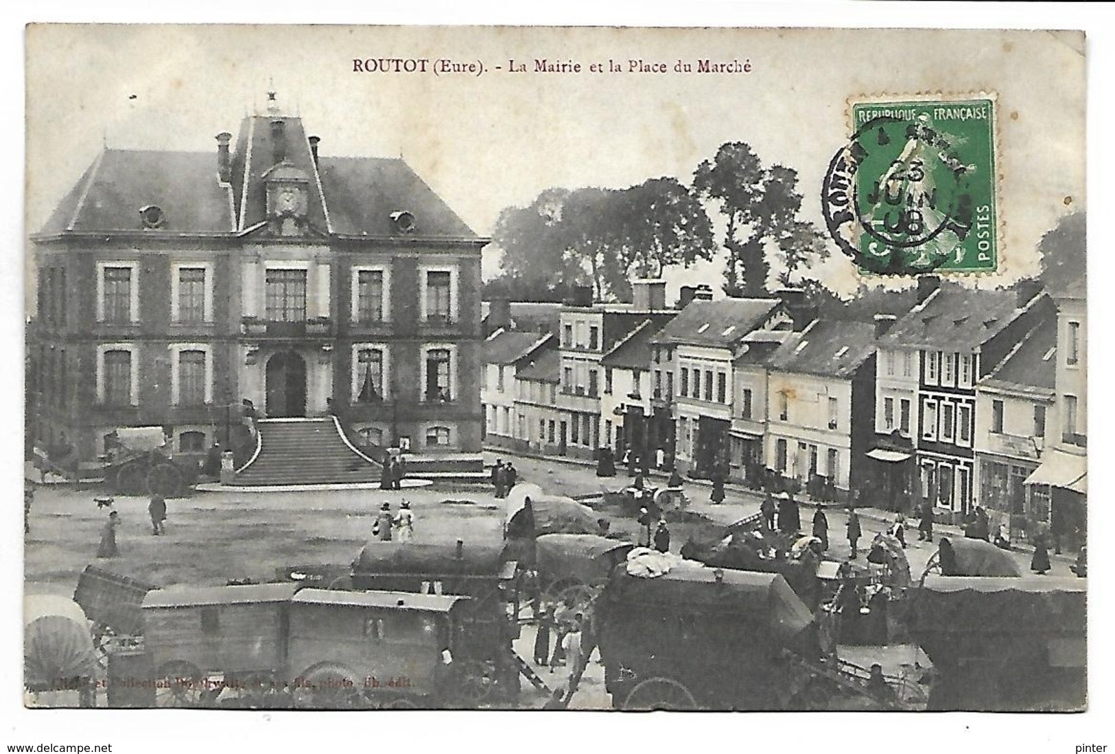 ROUTOT - La Mairie Et La Place Du Marché - Routot