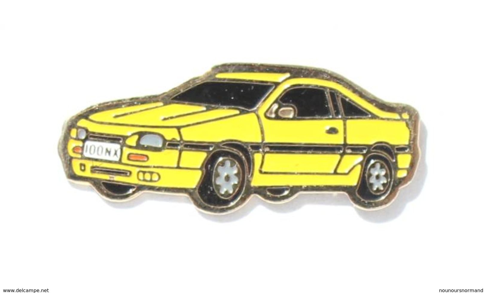 Pin's NISSAN 100 NX Jaune - Logo Motiv  - I616 - Otros & Sin Clasificación