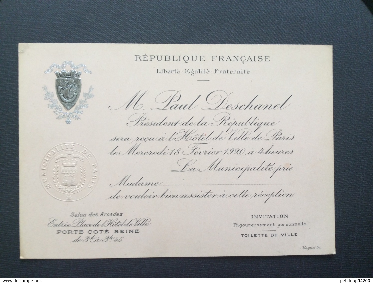 MUNICIPALITÉ DE PARIS Invitation PORTE COTE SEINE Salon Des Artistes M.PAUL DESCHANEL Président De La République  1920 - Autres & Non Classés