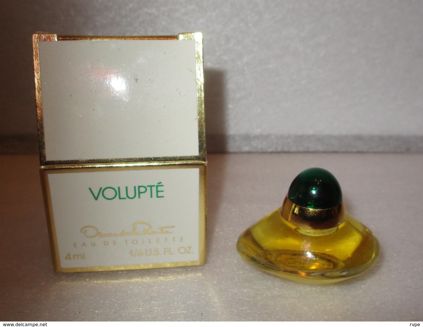Miniature De Parfum Volupte De Oscar De Rente    4 Ml Eau De Toilette - Miniatures Femmes (avec Boite)