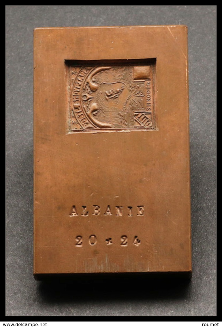 Poinçon En Acier Et Bronze Représentant Un Timbre D'Albanie à L'effigie De Scanda-beg N°106, 65x40 X8mm. - TB - Boites A Timbres