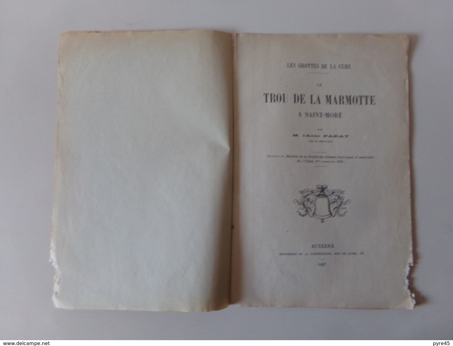 Trou De La Mamotte à Saint-Moré Par L'Abbé Parat , 1897 ( Dans L'état ) - Autres & Non Classés