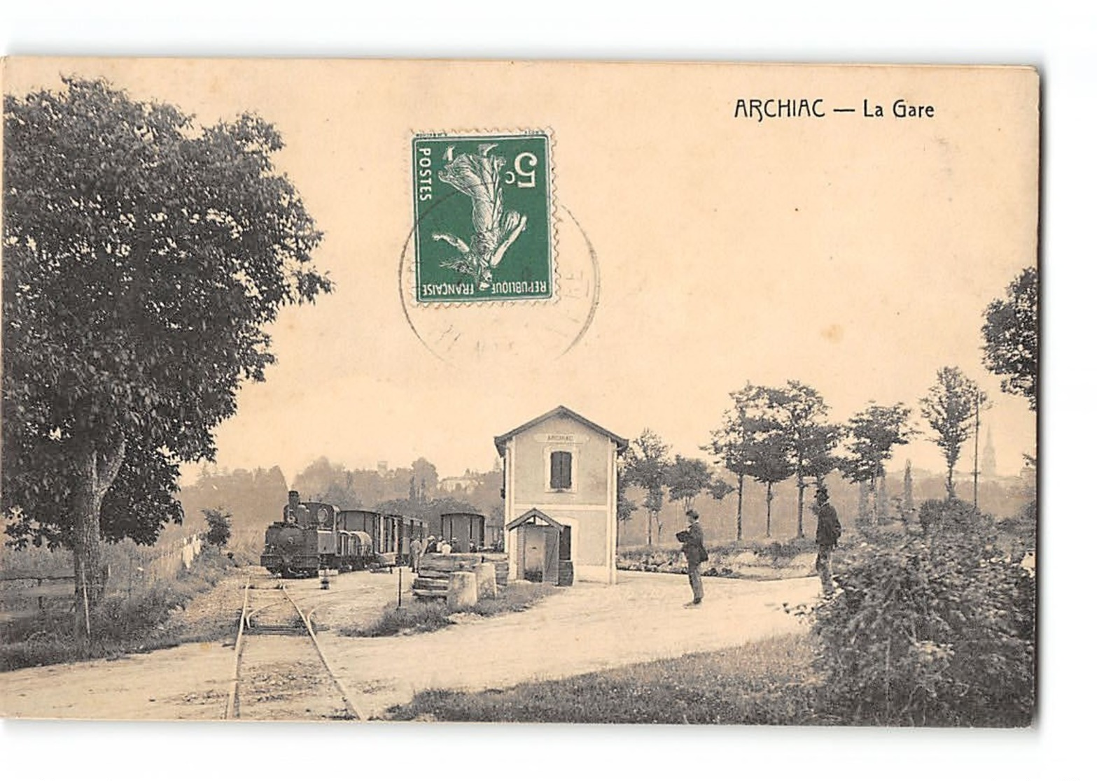 CPA 17 Archiac La Gare Et Le Train Tramway - Sonstige & Ohne Zuordnung