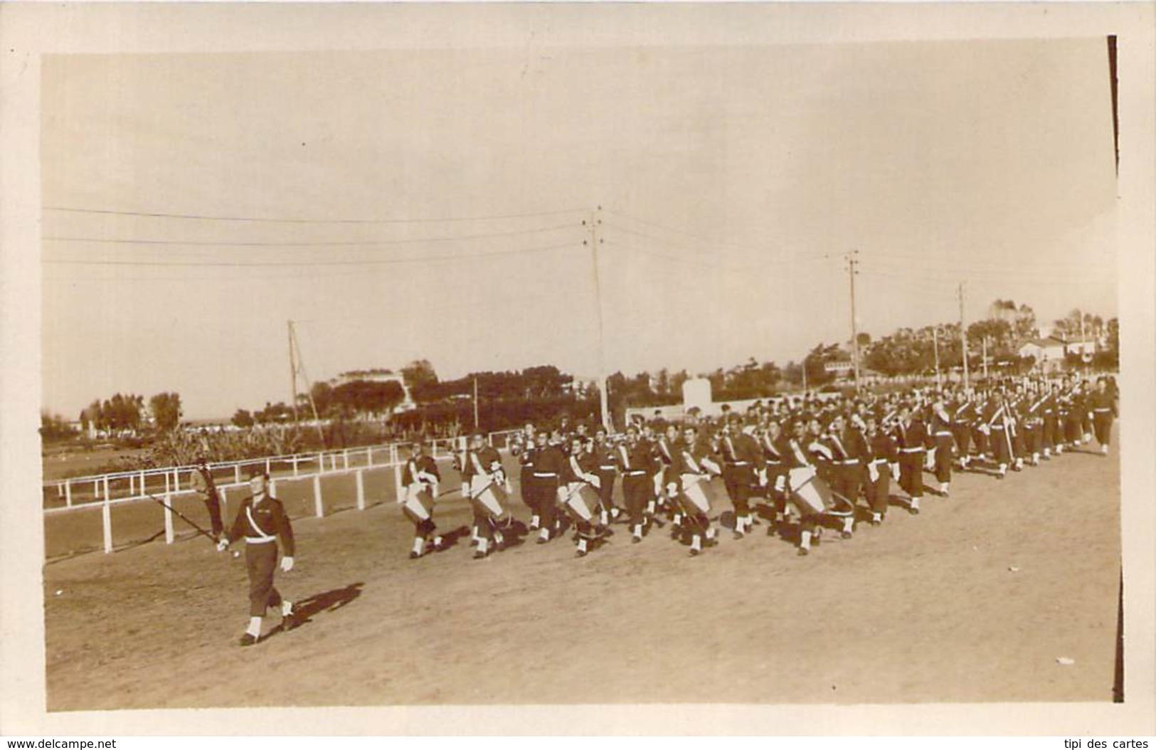 Photo Militaria - Militaires Du 19e Regiment Du Génie Français, Défilé De La Musique, Algérie Ca 1935 - Guerre, Militaire