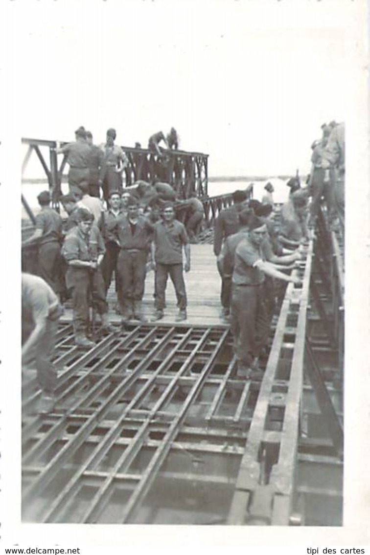 Photo Militaria - Militaires Du 19e Regiment Génie Français, Construction D'un Pont Métallique Bailey, Algérie Ca 1935 - Guerre, Militaire