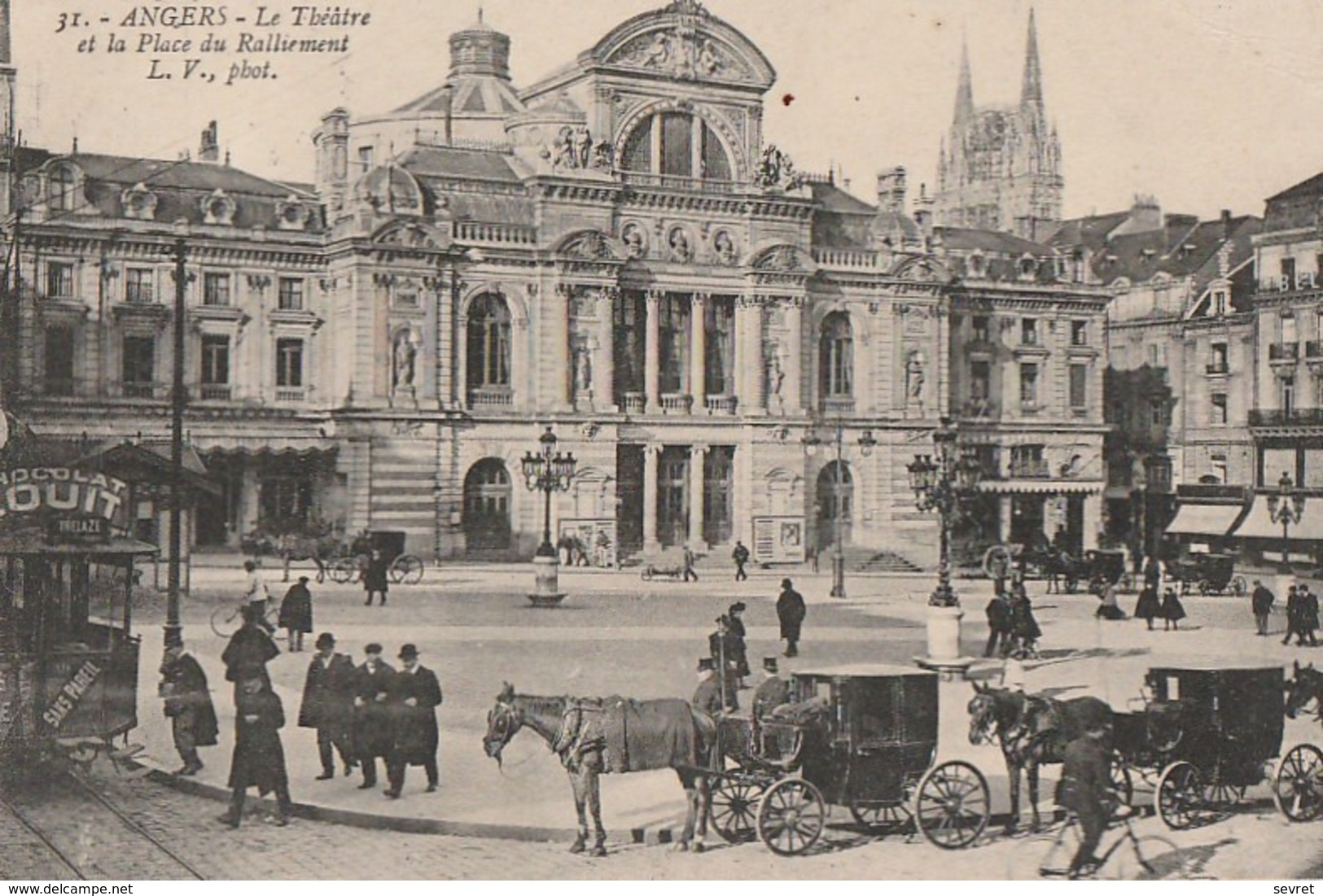 ANGERS. - Le Théâtre Et La Place Du Ralliement. Belle Carte - Angers