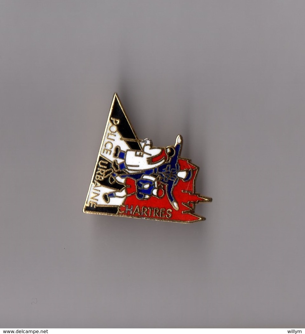 Pin's Police Urbaine De Chartres (EGF Doré) Hauteur: 2,5 Cm - Police