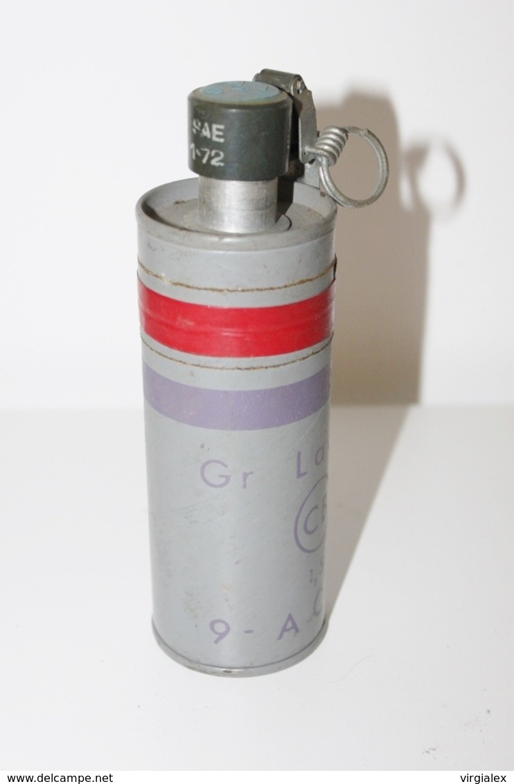 Militaria - Grenade Lacrymogène N°2 INERTE - Arme / Munition / Artillerie / Obus / Missile / Explosif / Objet Militaire - Armes Neutralisées