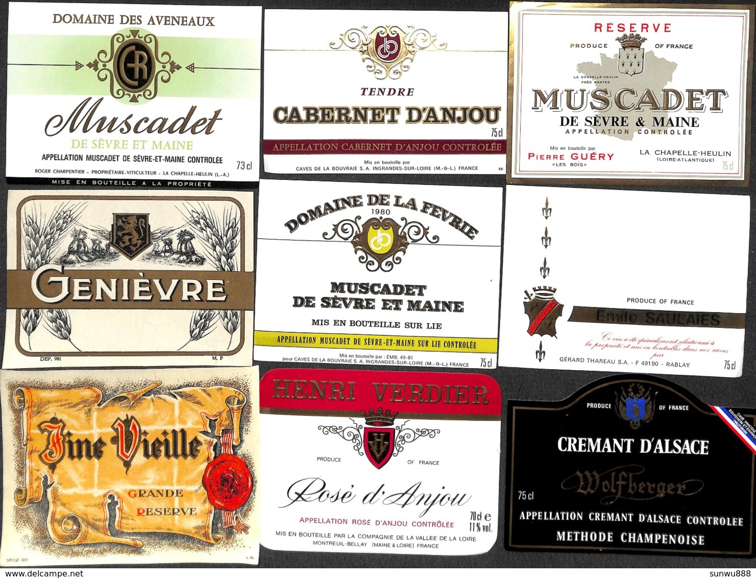 Petit trésor !!!  + de 650 étiquettes majorité VINS mais aussi Whisky Porto Liqueur Champagne Bonne chasse !