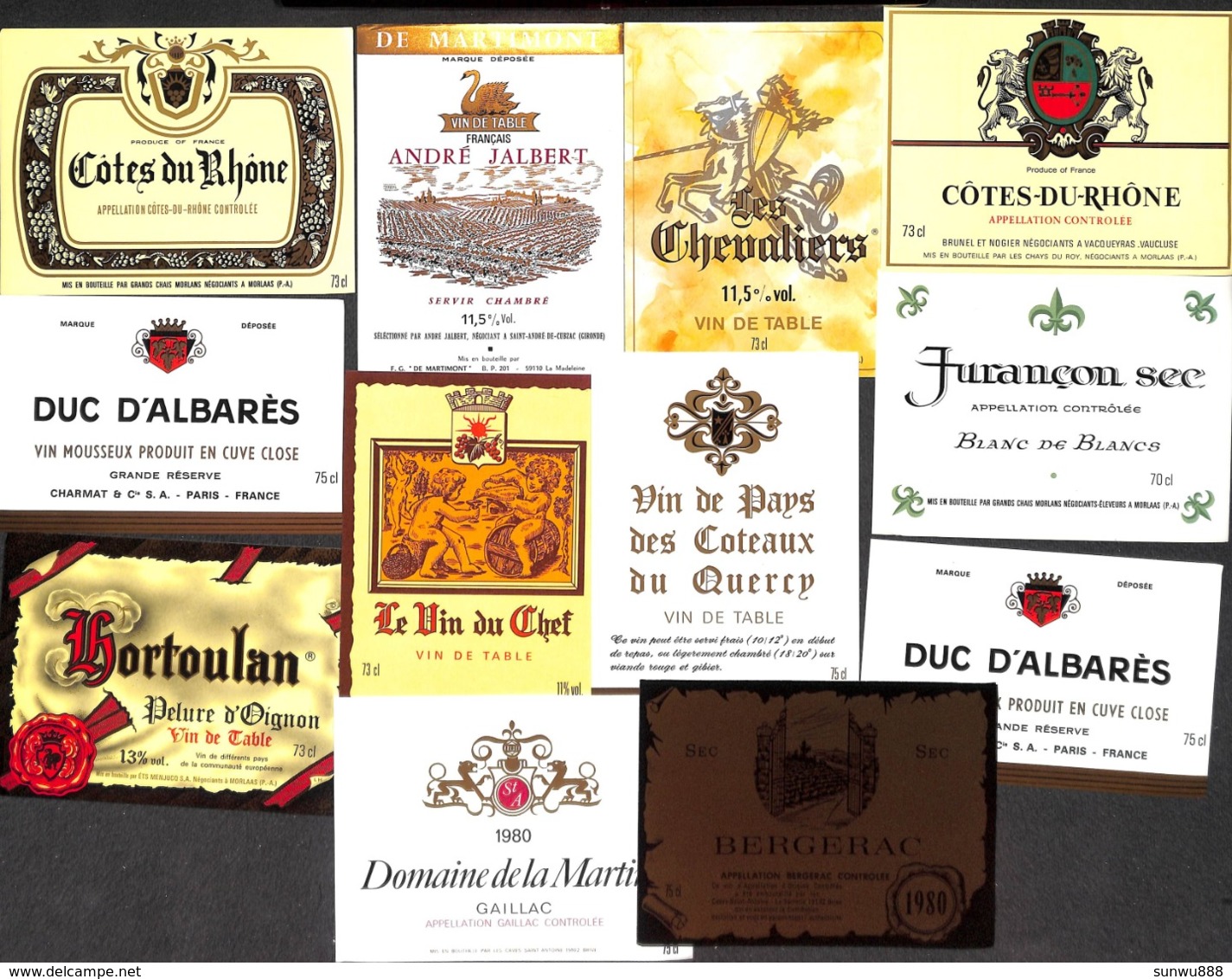 Petit trésor !!!  + de 650 étiquettes majorité VINS mais aussi Whisky Porto Liqueur Champagne Bonne chasse !