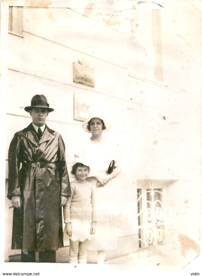 Photo Originale Couple Bulgare Imperméable Et Chapeau Gestapo - Personnes Anonymes