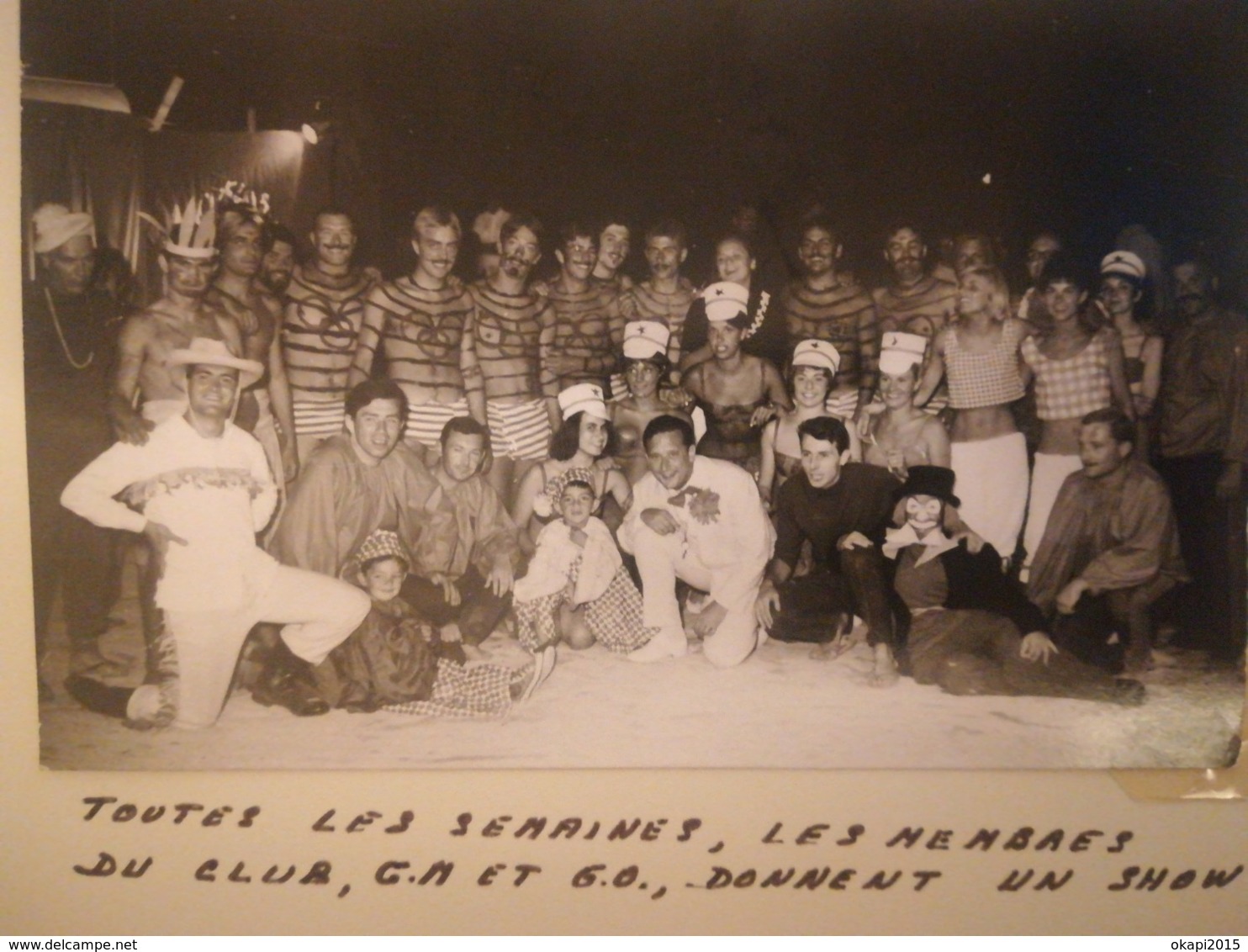 MEMBRES DU CLUB MÉDITERRANÉE DE YPSOS Île DE  CORFOU  UNE CARTE - PHOTO + 4 Photos  Vacanciers ANNÉE 1963 - Grèce