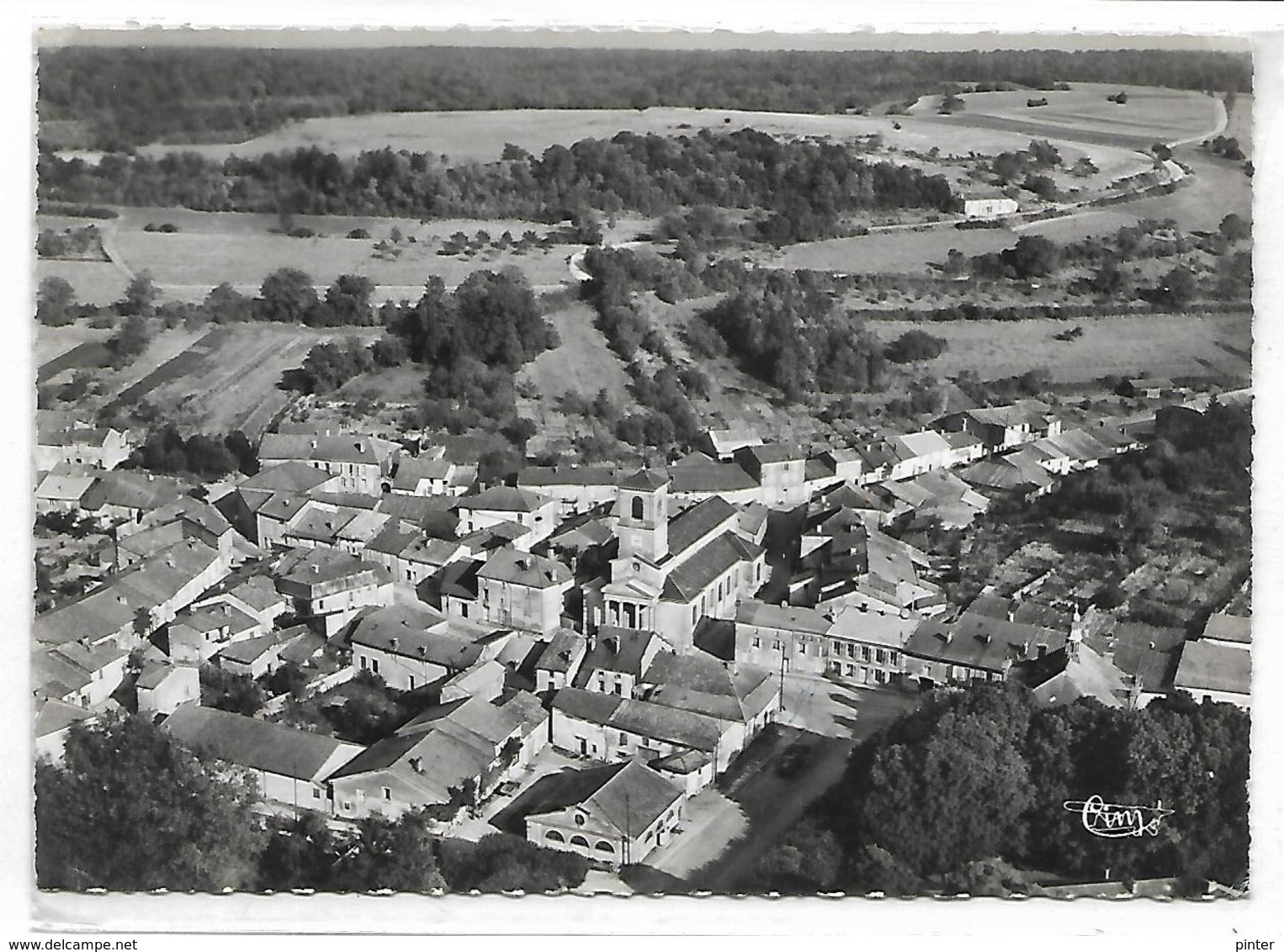 MONTIERS SUR SAULX - Vue Aérienne, La Place Et L'Eglise - Montiers Sur Saulx