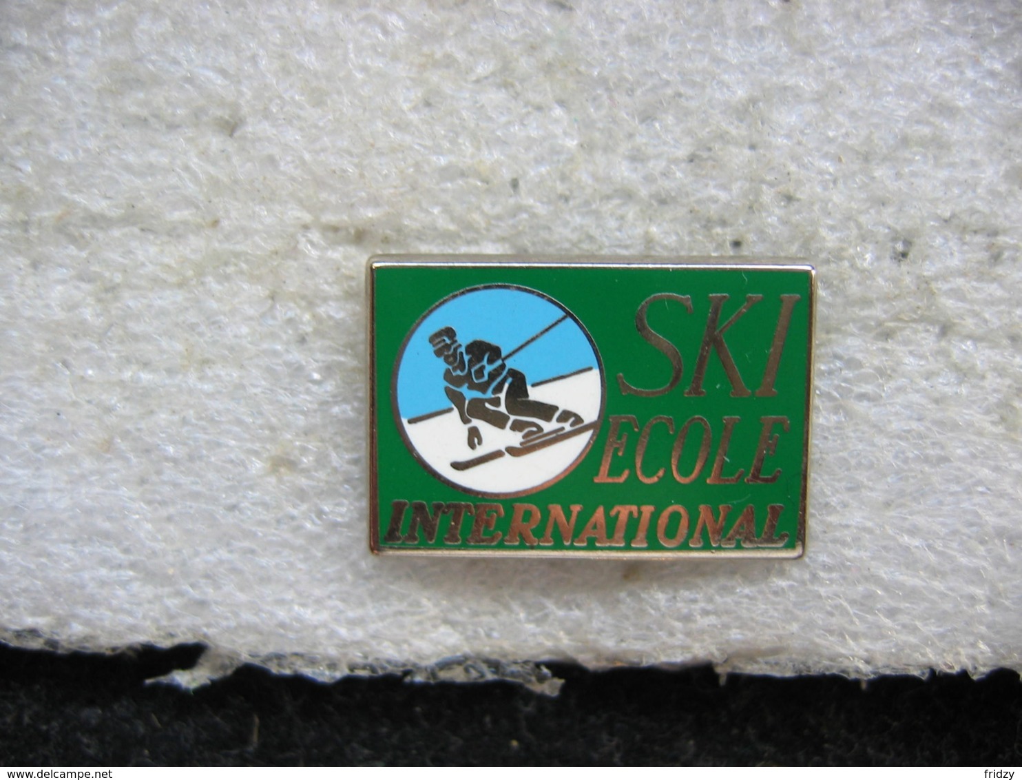 Pin's SKI-Ecole International - Sports D'hiver