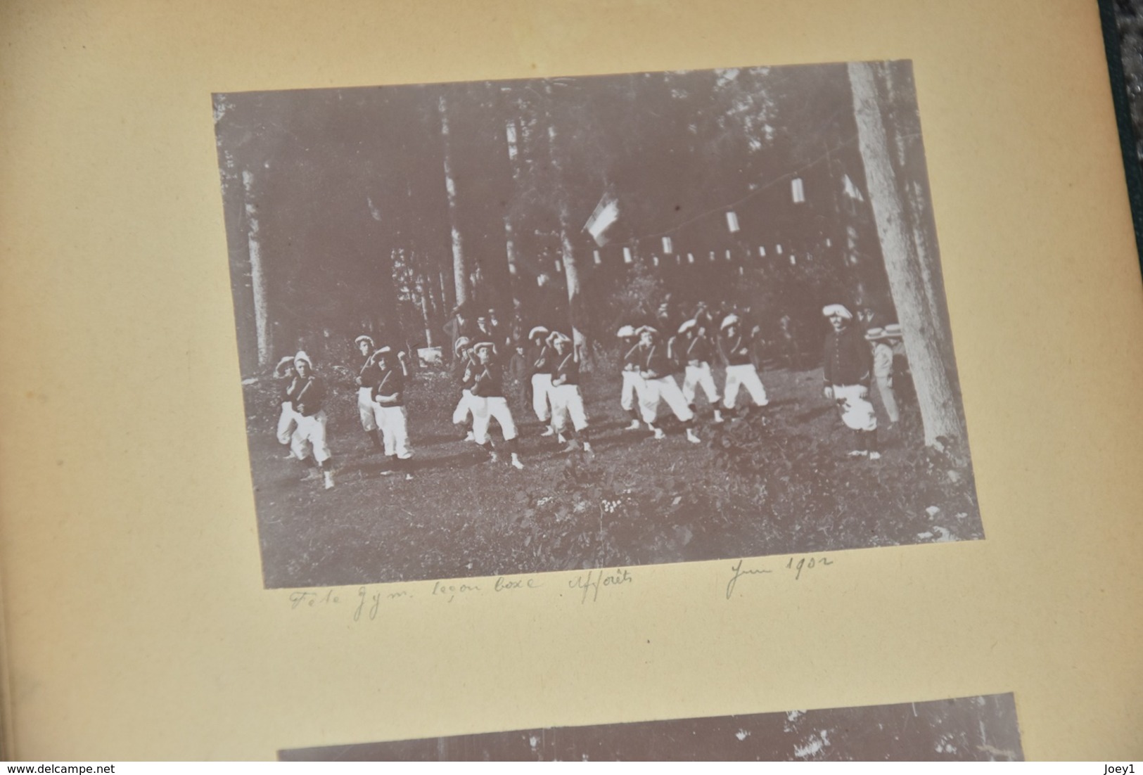 Magnifique album de famille de militaires,musiciens,Paris Lyon Genève