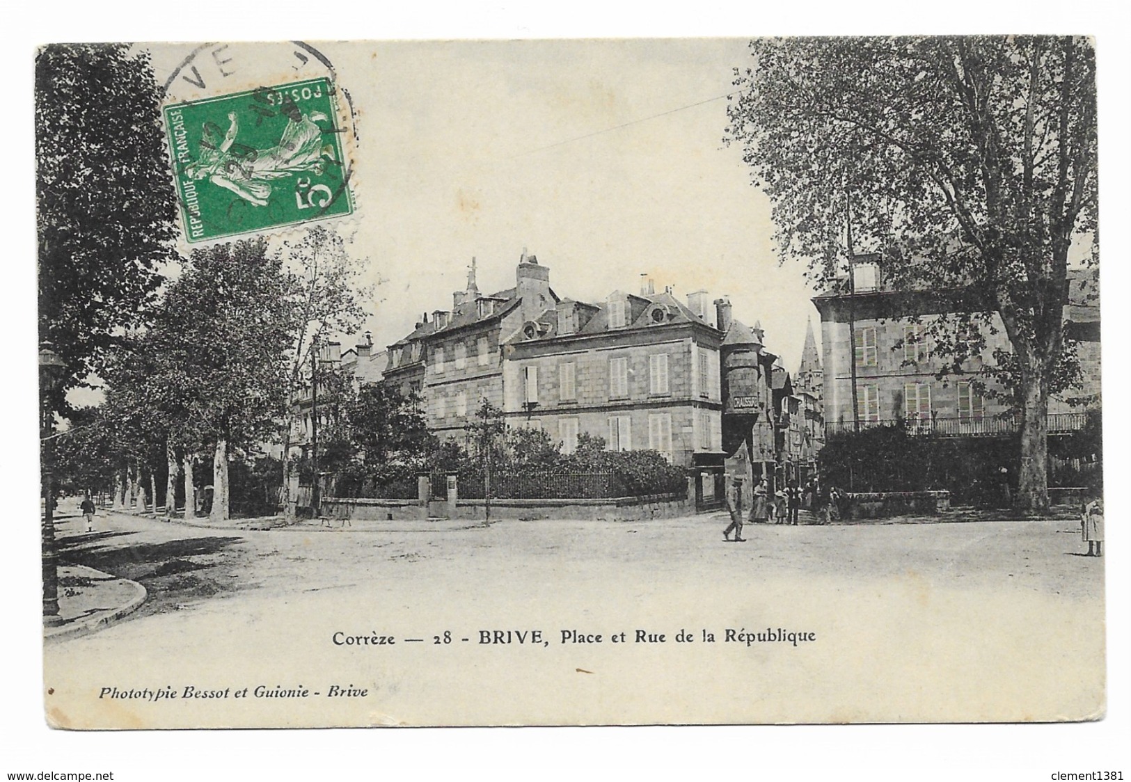 Brive Place Et Rue De La Republique - Brive La Gaillarde