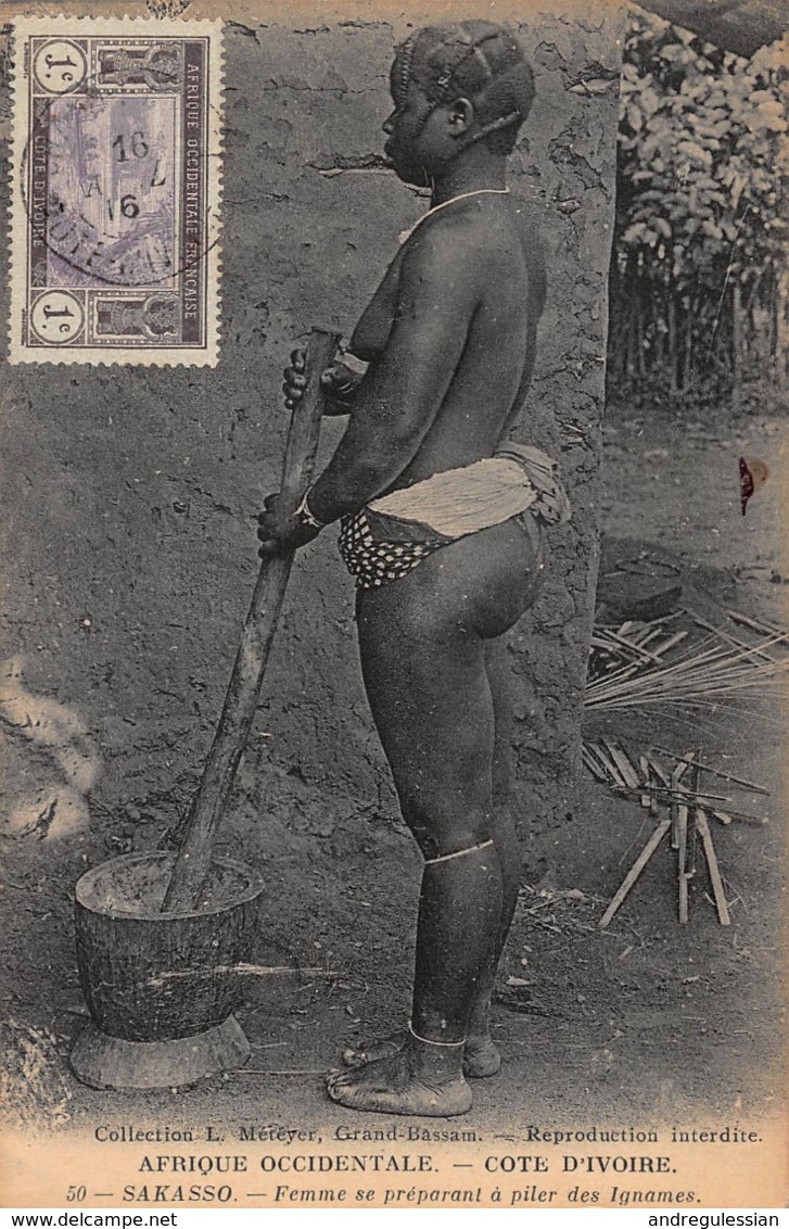 CPA AFRIQUE OCCIDENTALE - COTE D' IVOIRE - SAKASSO - Femme Se Préparant à Piler Des Ignames - Costa D'Avorio