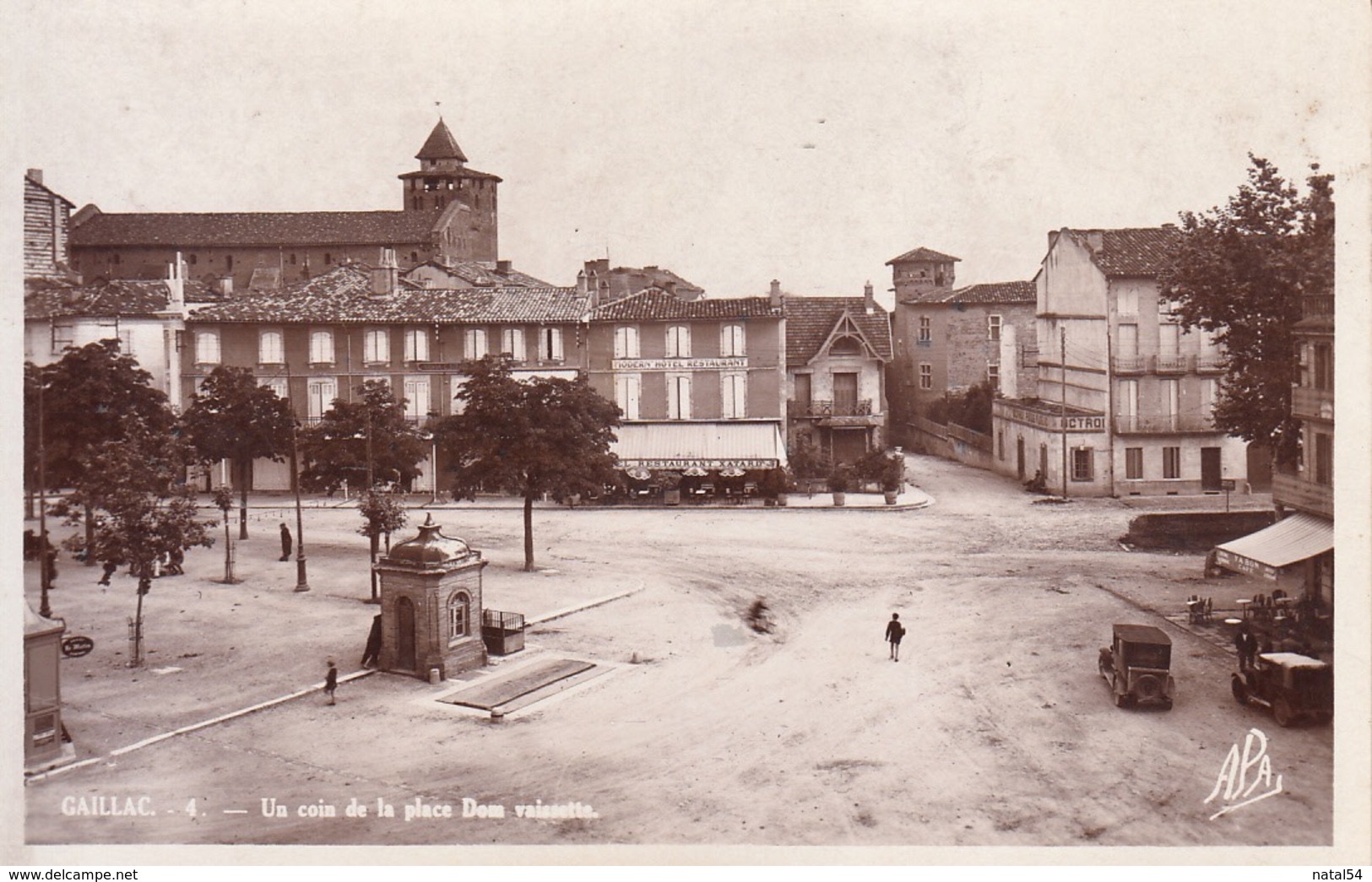 81 - Gaillac : Un Coin De La Place Dom Vaisette - CPSM Au Format 9x14 Neuve - Gaillac