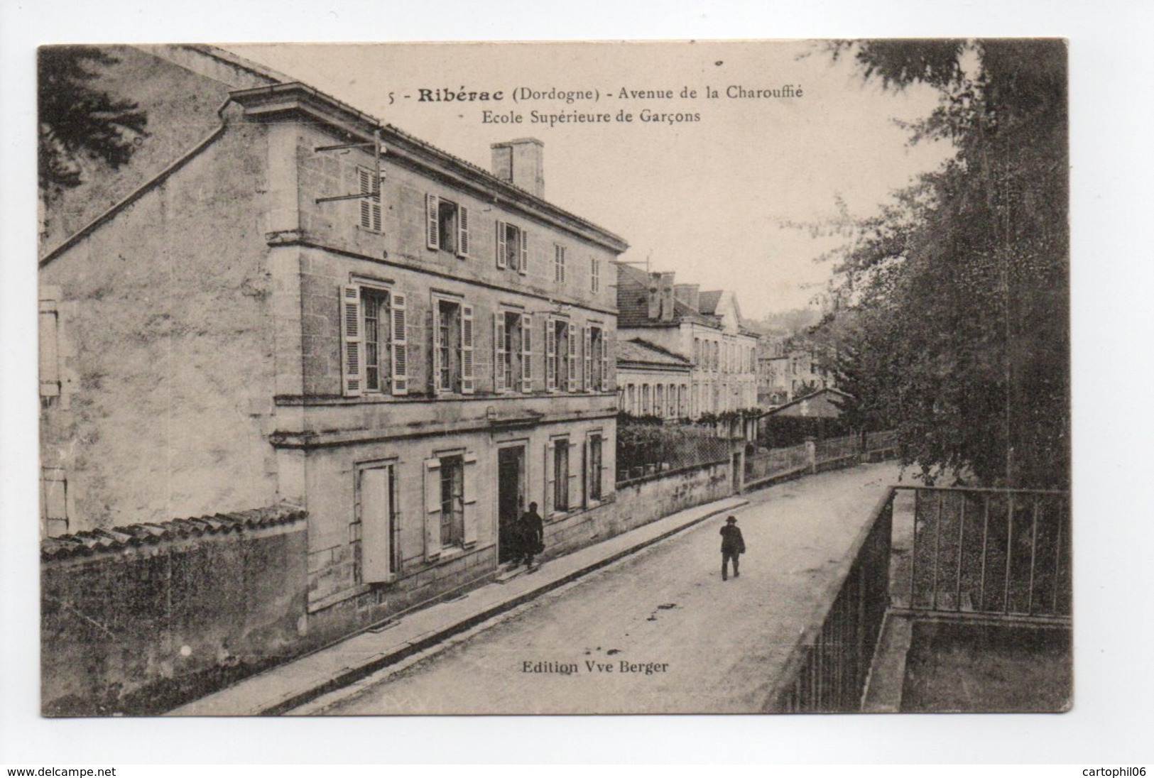 - CPA RIBÉRAC (24) - Avenue De La Charouffié - Ecole Supérieure De Garçons - Edition Vve Berger N° 5 - - Riberac